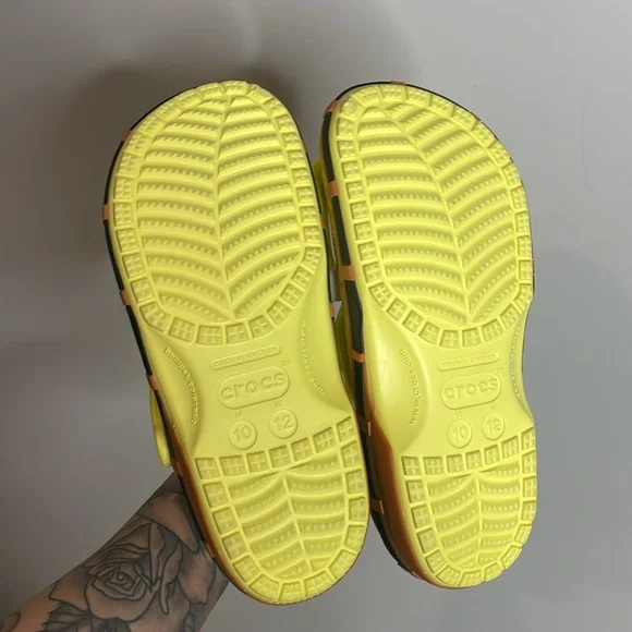 Crocs | SpongeBob Unisex Clogs M/10 W/12 - Picture 8 of 9